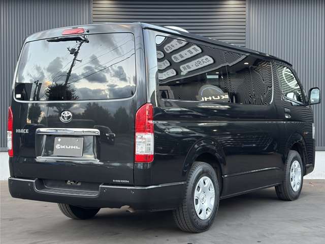 Toyota Hiace Van 5