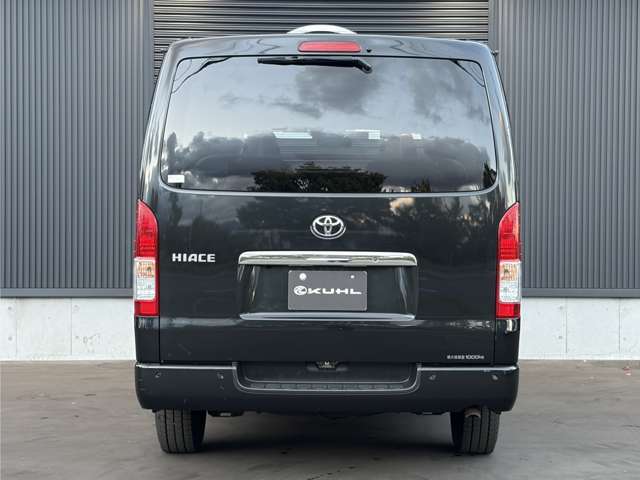 Toyota Hiace Van 6