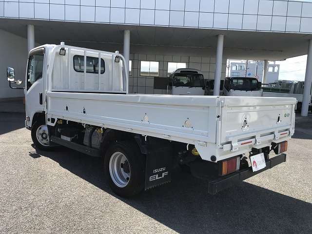Isuzu Elf 6