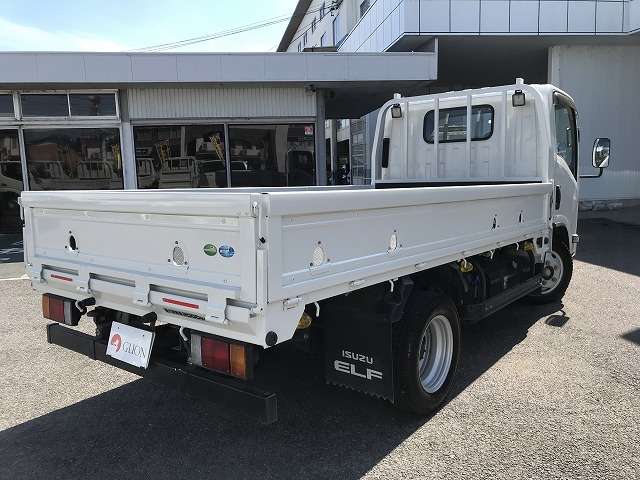Isuzu Elf 8