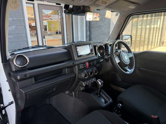 Suzuki Jimny 11
