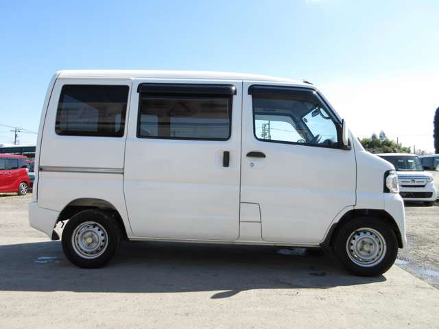 Nissan NV100 Clipper 9