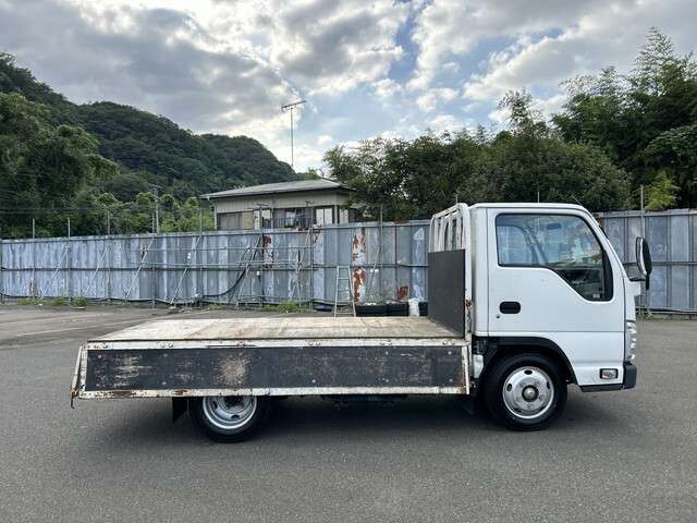 Isuzu Elf 7