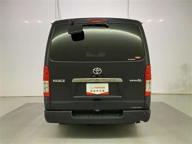 Toyota Hiace Van 7