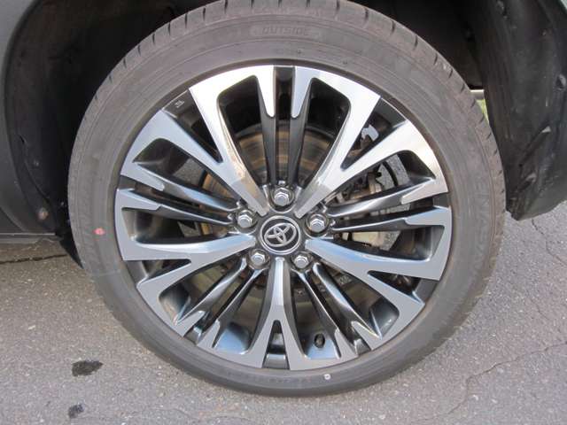 Toyota Yaris Cross 12