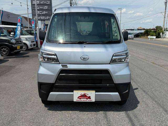 Daihatsu Hijet Cargo 12