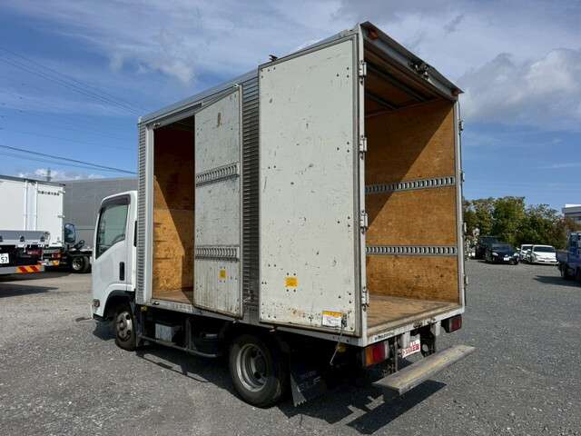 Isuzu Elf 11