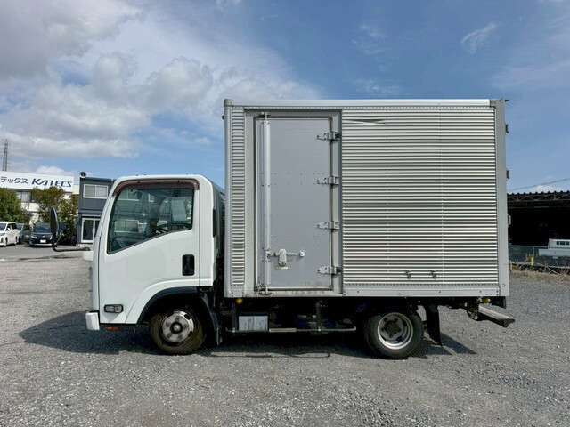 Isuzu Elf 4