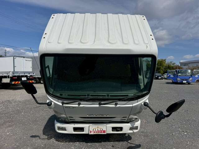 Isuzu Elf 8
