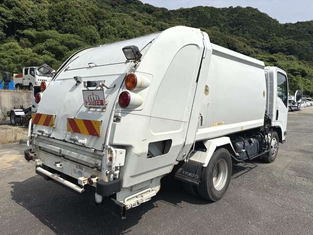 Isuzu Elf 8