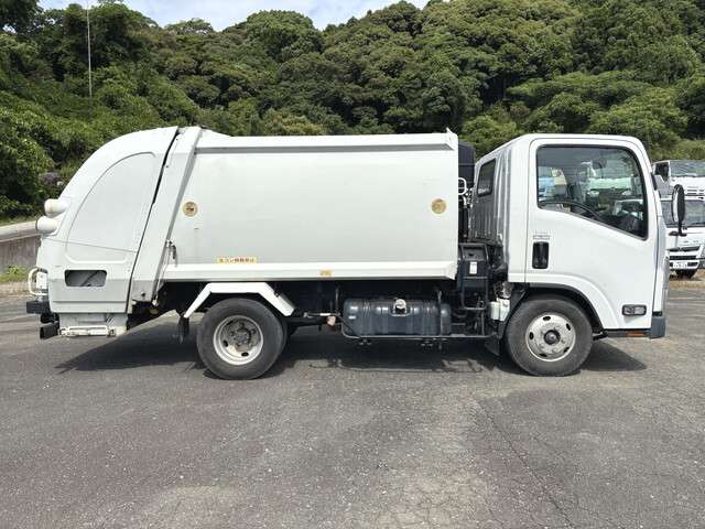Isuzu Elf 9