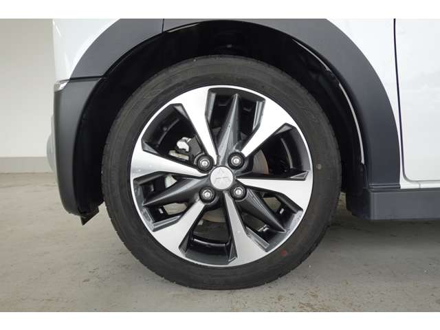 Mitsubishi eK X 9
