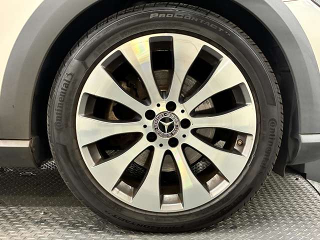 Mercedes-Benz E-Class All-Terrain 12