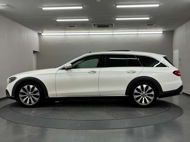Mercedes-Benz E-Class All-Terrain 10