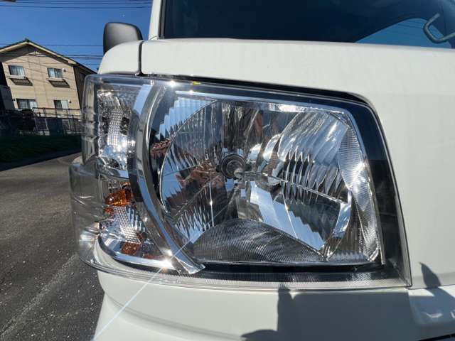 Daihatsu Hijet Cargo 12