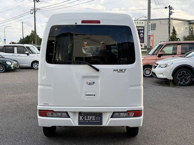 Daihatsu Hijet Cargo 11