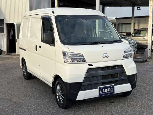 Daihatsu Hijet Cargo 8