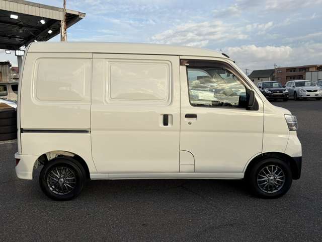 Daihatsu Hijet Cargo 9