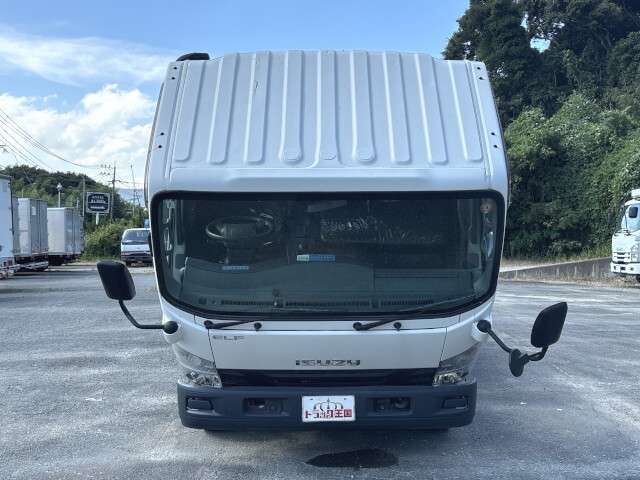 Isuzu Elf 6