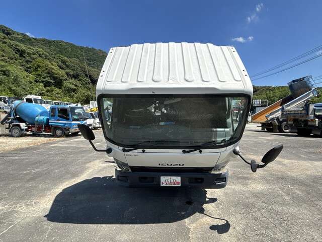 Isuzu Elf 8