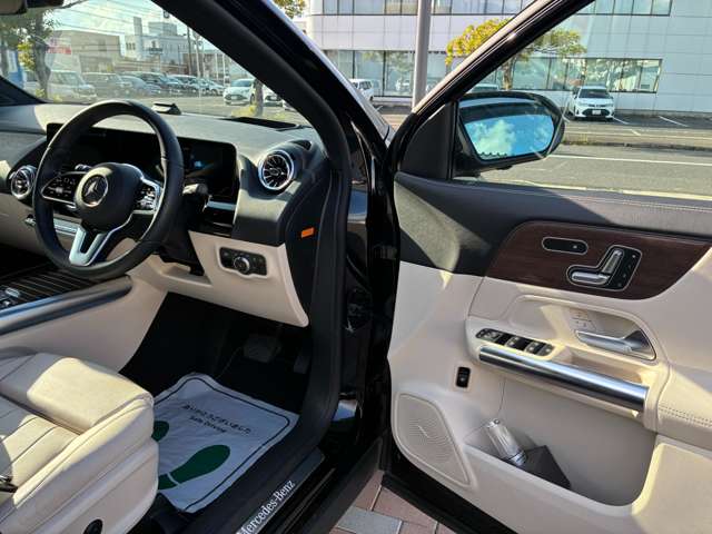 Mercedes-Benz GLA-Class 12