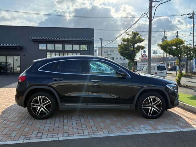 Mercedes-Benz GLA-Class 4