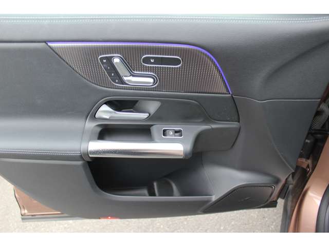 Mercedes-Benz EQA 11