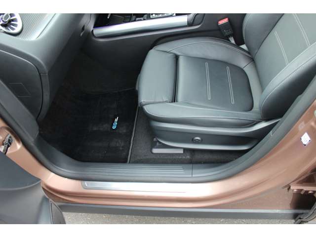 Mercedes-Benz EQA 12