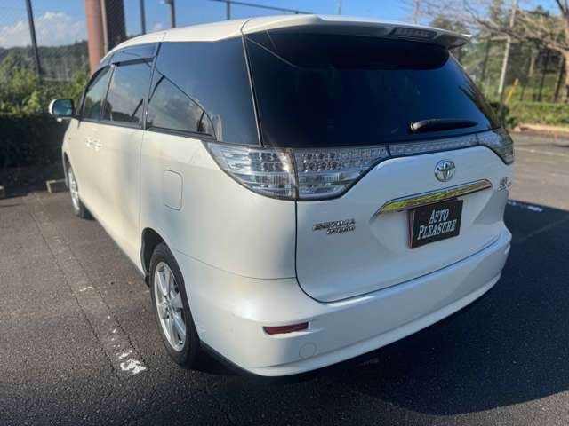 Toyota Estima Hybrid 2