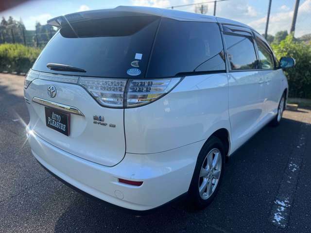 Toyota Estima Hybrid 6