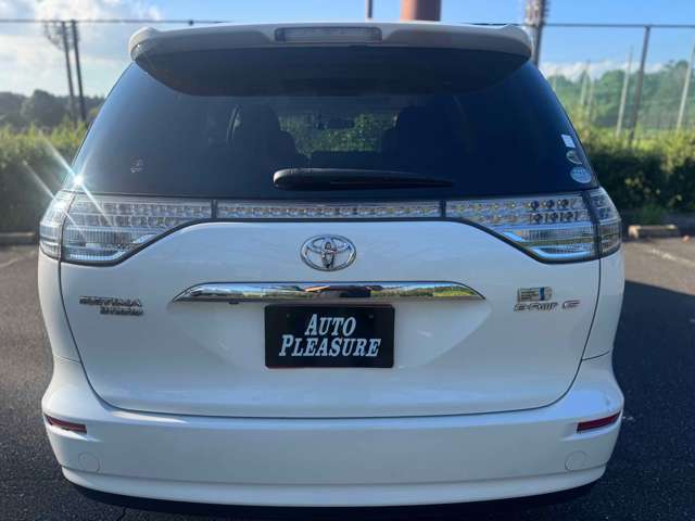 Toyota Estima Hybrid 8