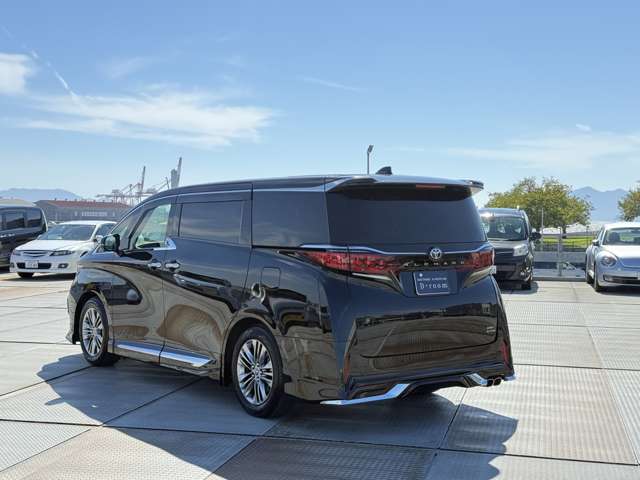 Toyota Alphard 5