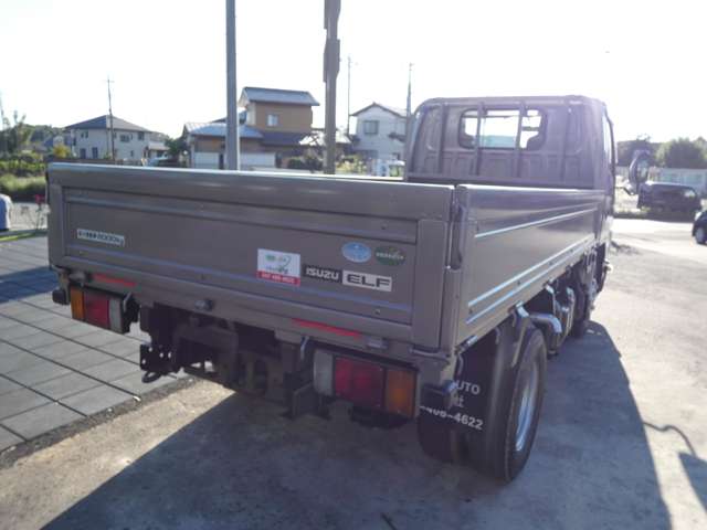 Isuzu Elf 7