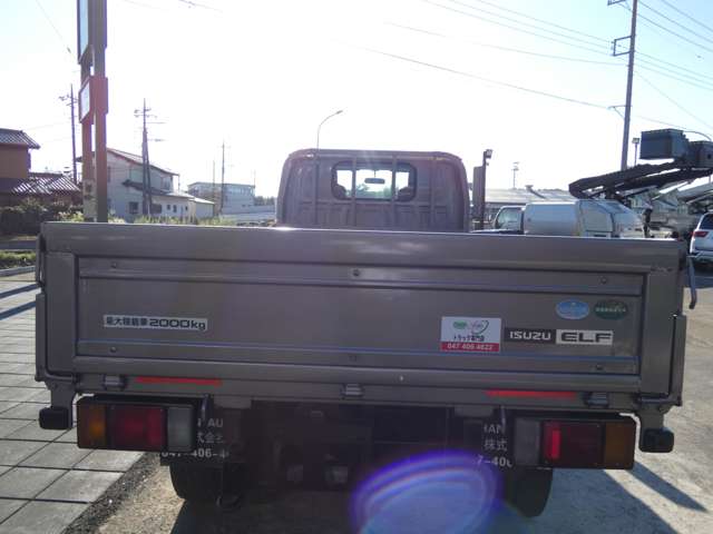 Isuzu Elf 8