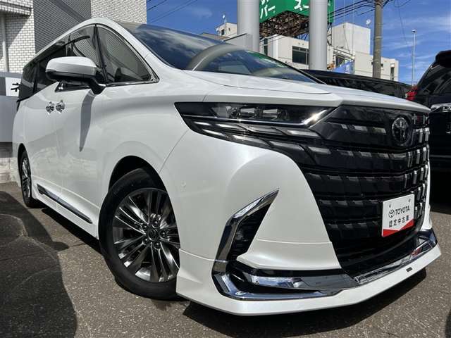 Toyota Alphard 4