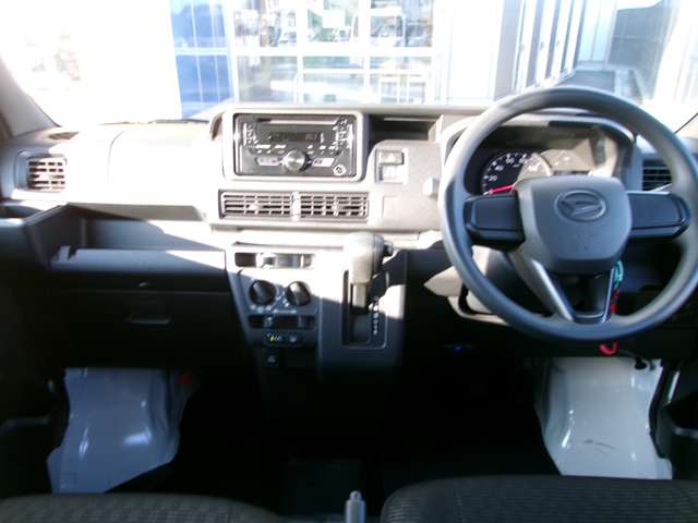 Daihatsu Hijet Cargo 10