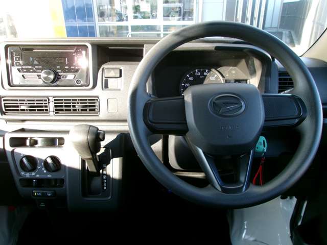 Daihatsu Hijet Cargo 11