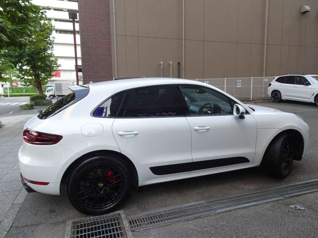 Porsche Macan 2