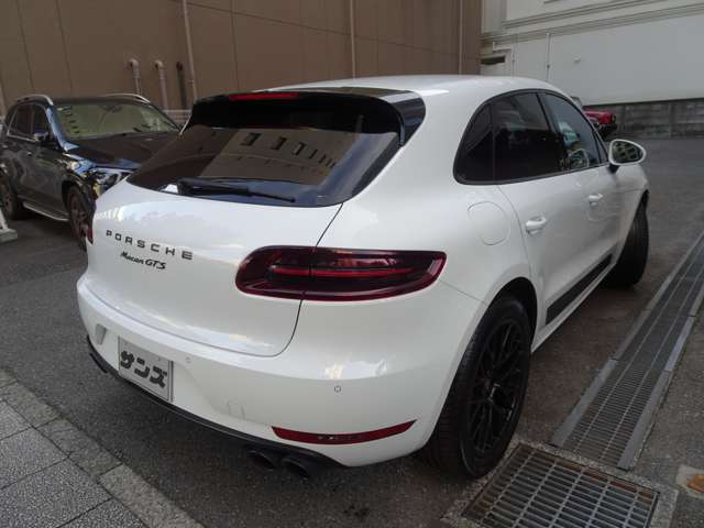 Porsche Macan 3
