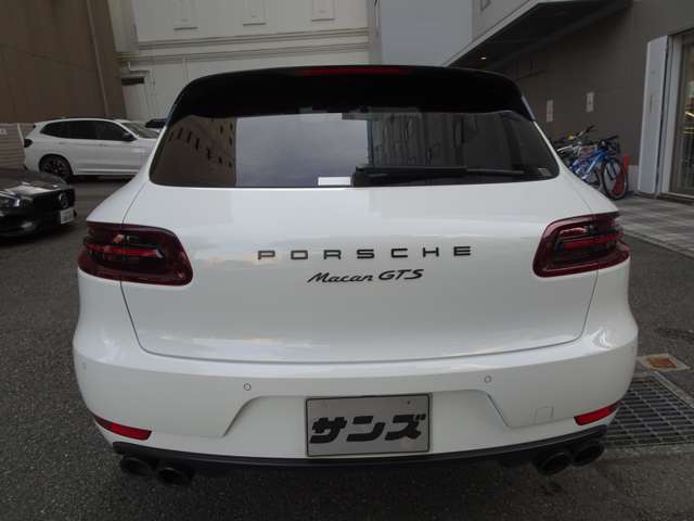 Porsche Macan 4