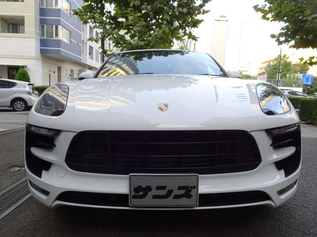 Porsche Macan 8