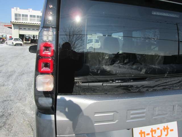 Mitsubishi Delica Mini 12
