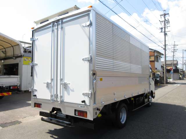 Hino Dutro 6