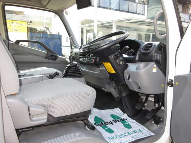 Hino Dutro 10