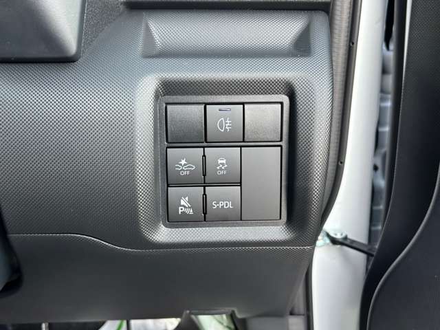 Daihatsu Rocky 10
