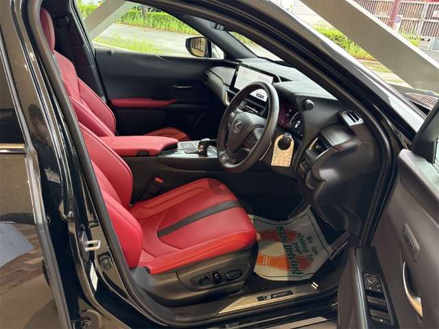 Lexus UX 7