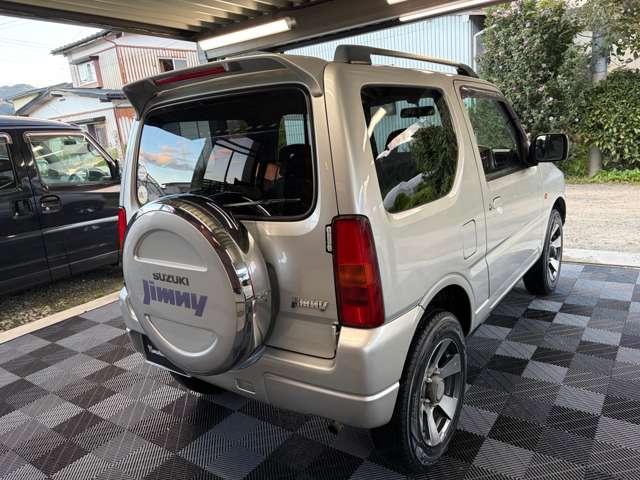 Suzuki Jimny 12