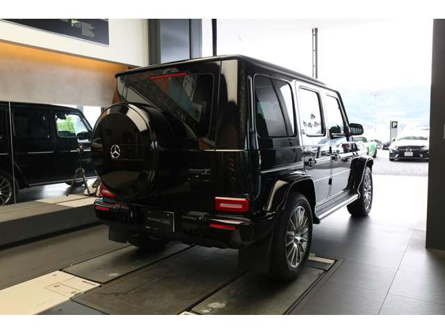 Mercedes-Benz G-Class 8
