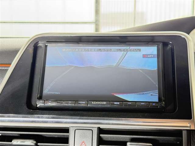 Toyota Sienta 11