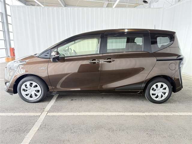 Toyota Sienta 7